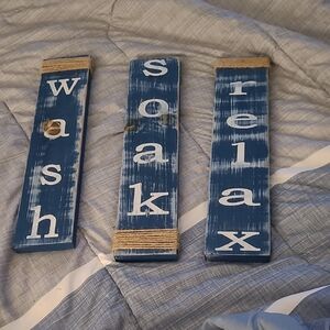 Rustic Blue Bathroom Wall Decor Set